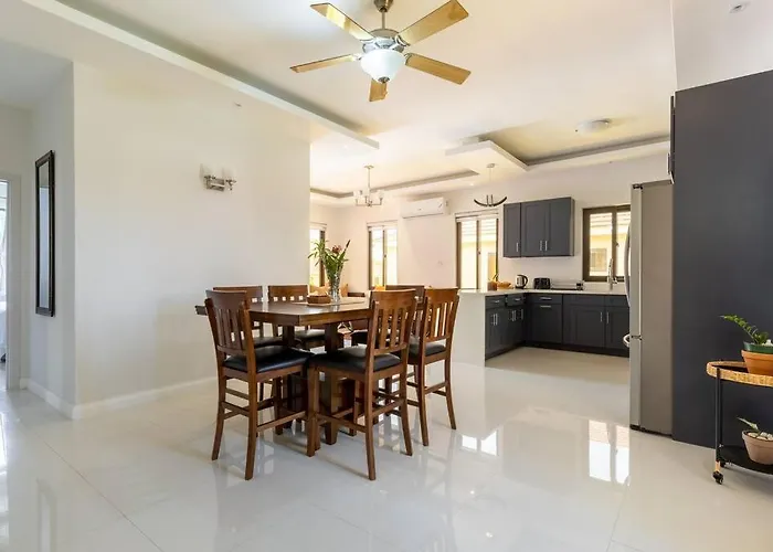 Sun Shine Luxury 2 Bedroom Pool & Gym St Ann Villa Ocho Rios