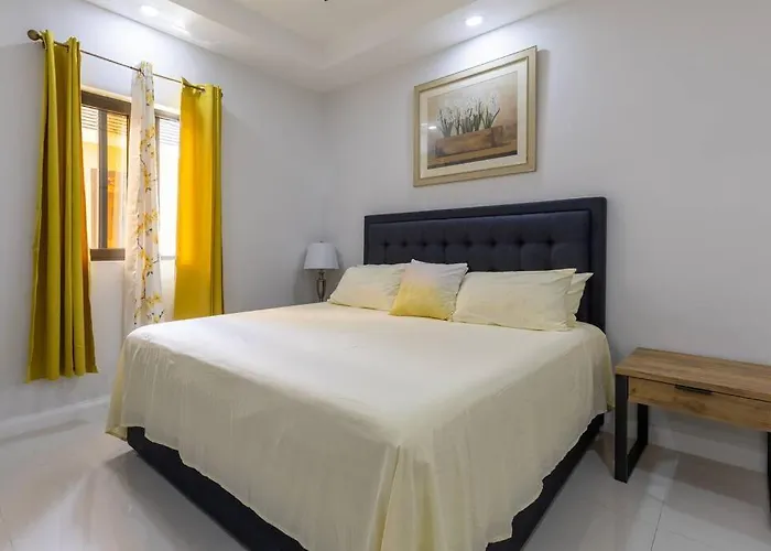 Villa Sun Shine Luxury 2 Bedroom Pool & Gym St Ann