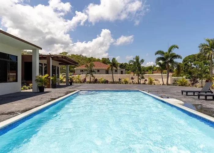 Villa Sun Shine Luxury 2 Bedroom Pool & Gym St Ann
