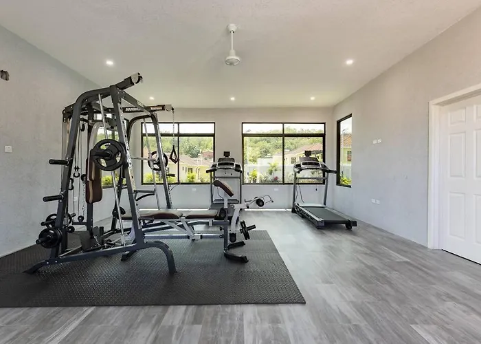 Sun Shine Luxury 2 Bedroom Pool & Gym St Ann Villa Ocho Rios